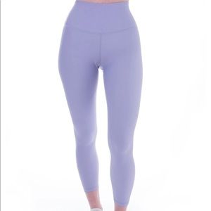 P’tula desa’ree legging in lavender.